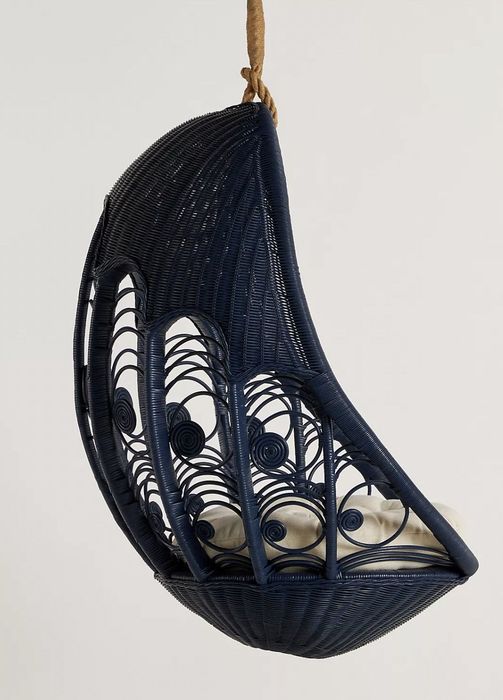 The side view of the black chair