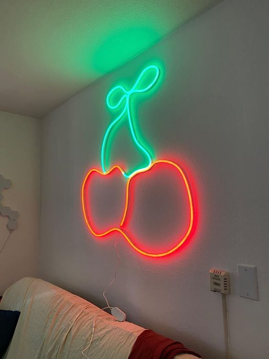 A reviewer's cherry-colored light setup