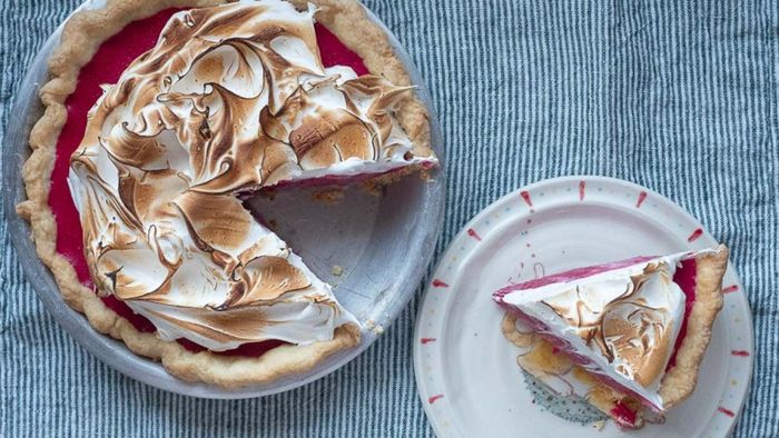 Cranberry Meringue Pie: The Ultimate Holiday Treat