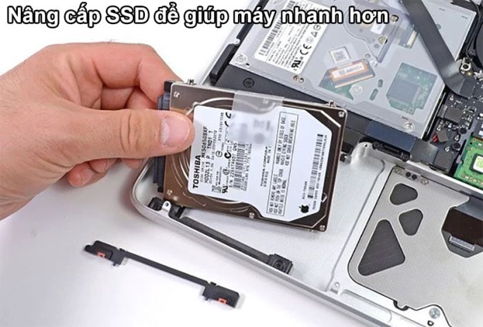 Thay ổ SSD cho laptop để nâng cấp hiệu suất