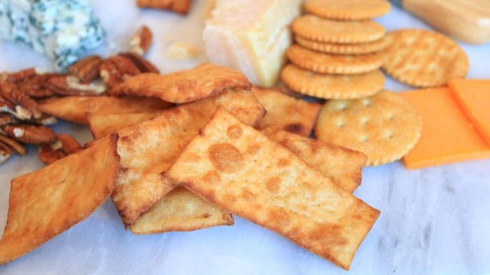 Cannoli Crackers: A Perfect Fit for Your Cheese Board