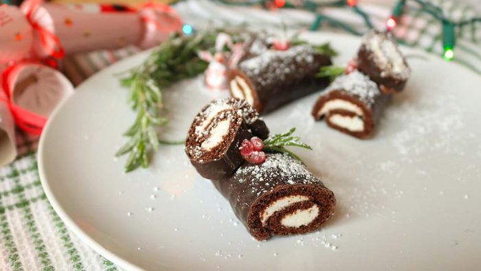 Create Mini Yule Logs with HoHos