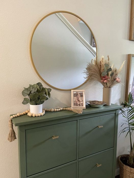 Reviewer photos showcasing the knobs on a dresser