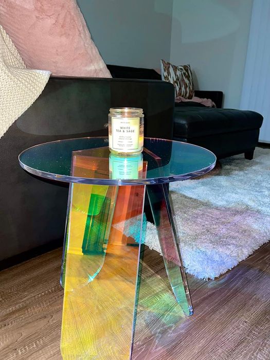 Another reviewer provides a side view of the table.