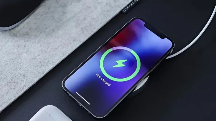 Nguyên nhân khiến iPhone nhanh hết pin