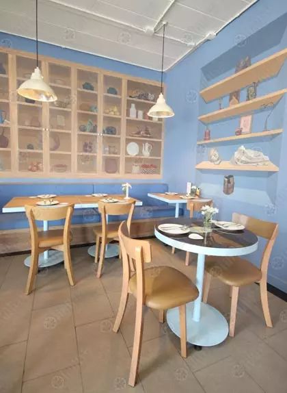 'Cafe'&Etcetera by Kloset' คือการผสมผสานแฟชั่นกับสไตล์ไทยที่ไม่ตามเทรนด์ แต่มีกลิ่นอายของความสร้างสรรค์