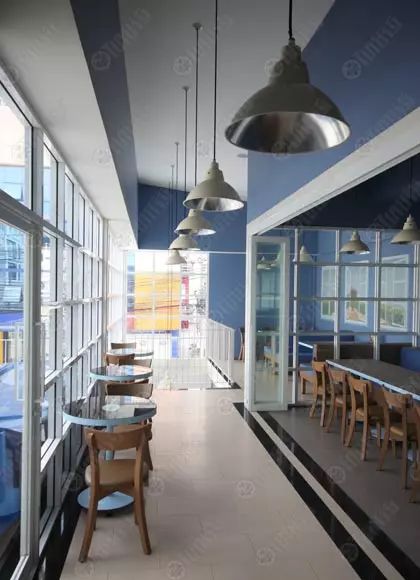 'Cafe'&Etcetera by Kloset' คือการผสมผสานแฟชั่นและสไตล์ไทยที่ไม่ตามกระแส แต่มีเอกลักษณ์ที่เป็นของตัวเอง