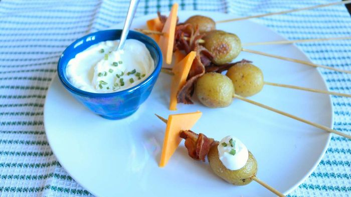 These Mini Baked Potatoes Are Party-Ready Bites