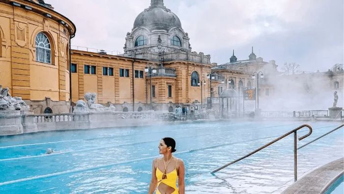Széchenyi Hot Springs baths and pool