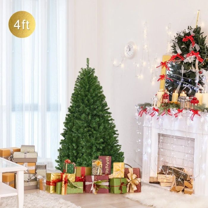 Tree surrounded by gifts