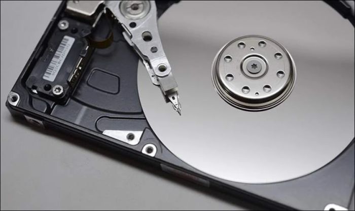 Hướng dẫn kiểm tra ổ cứng là SSD hay HDD