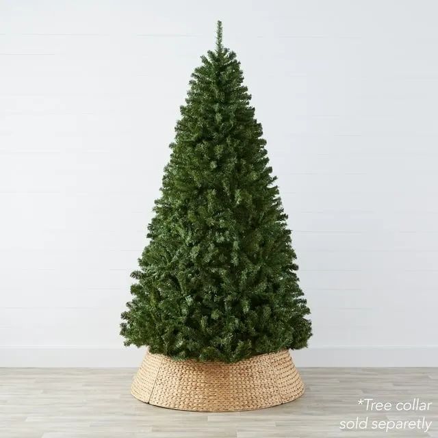 Tree with a decorative collar