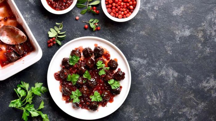 Crispy, sweet coating for meatballs