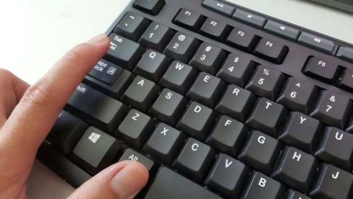 Sử dụng phím tắt Alt + Tab để chuyển đổi giữa các cửa sổ một cách nhanh chóng