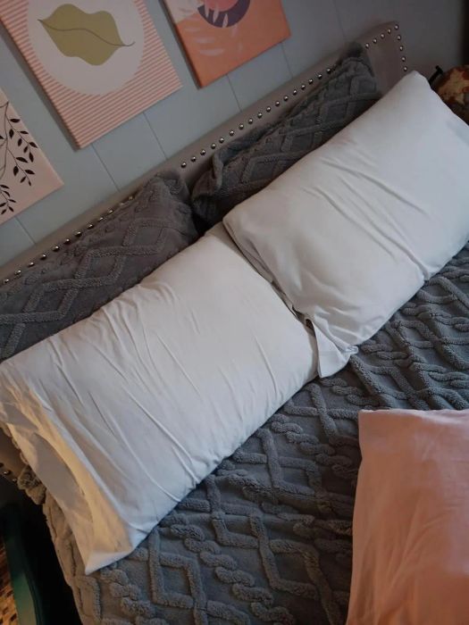 Reviewer image of the pillows.