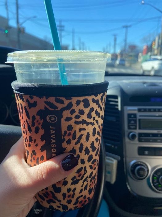 A reviewer's Java Sok with a stylish leopard print design