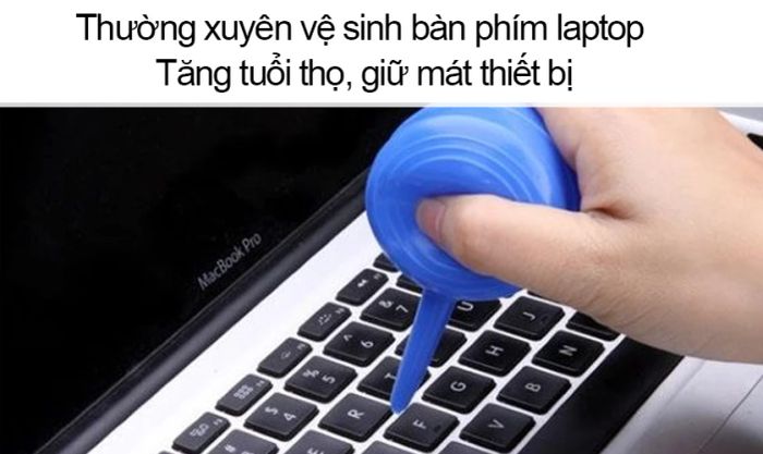 Vệ sinh bề mặt bàn phím laptop Dell