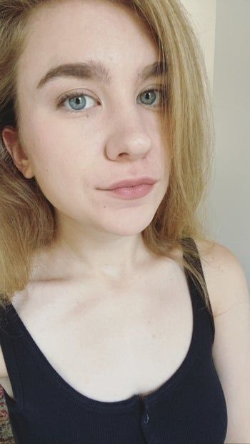 Before shot of a Mytour editor without mascara on