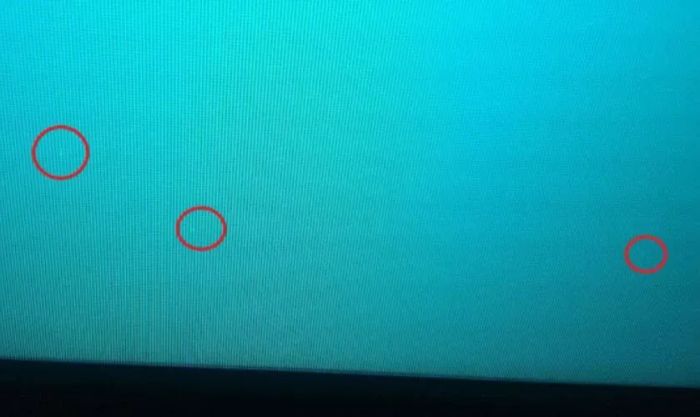 Kiểm tra lỗi điểm chết trên màn hình laptop