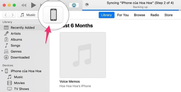 Khi iTunes nhận diện iPhone, nhấn vào biểu tượng iPhone để bắt đầu cập nhật lên iOS 13