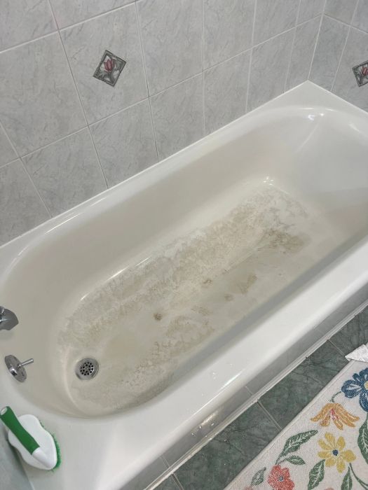 Mytour editor's tub with buildup