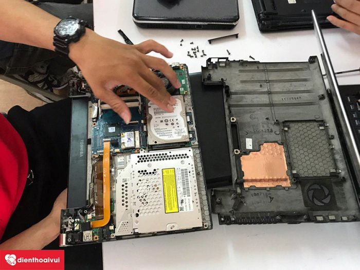 Quy trình vệ sinh laptop, máy tính PC chuẩn.