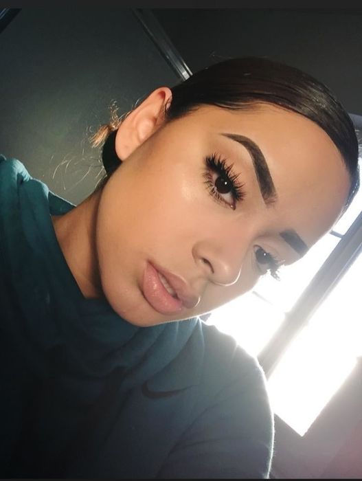 A reviewer’s flawless matte makeup look after using the powder