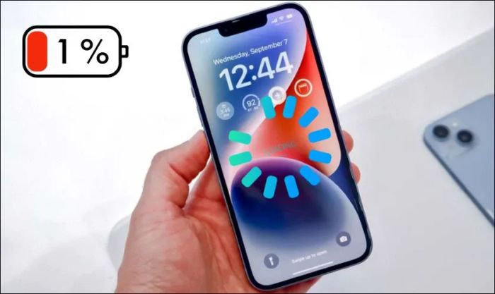 Máy bị lag khi pin yếu là dấu hiệu rõ ràng nhất bạn có thể nhận thấy.