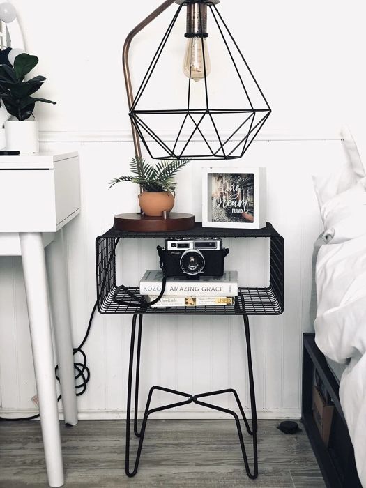 A zoomed-out view of the same reviewer's black end table