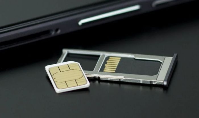 SIM trong iPhone cũ của bạn không hỗ trợ chuyển eSIM, phải làm sao?