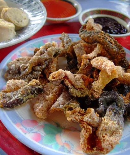 ร้านนี้...มี 'ลูกรอก'!! ก๋วยเตี๋ยวหมูศรีย่าน ผลิตโดยเจ๊ยี่ อายุ 68 ปี รับประกันความอร่อย