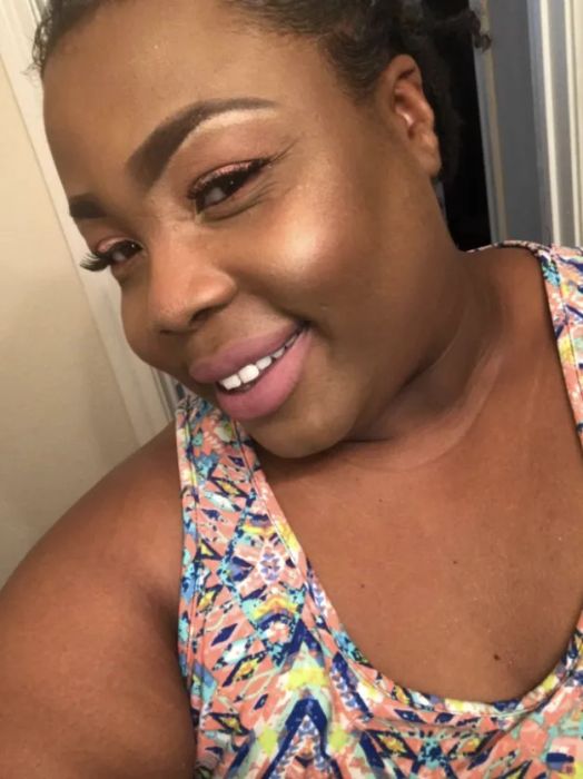 Another reviewer sporting the highlighter for a more subtle, natural glow