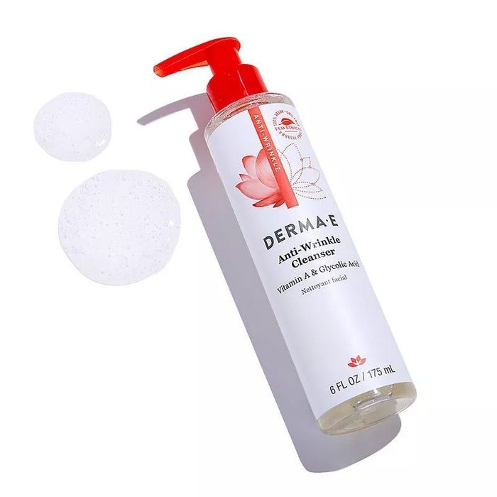 The cleanser with a swatch