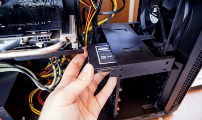 Lỗi 'The File or Directory is Corrupted and Unreadable' do nguyên nhân gì gây ra?