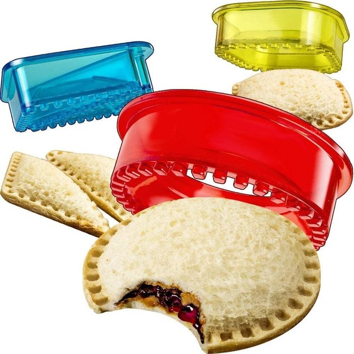 The sandwich cutter and sealer in action