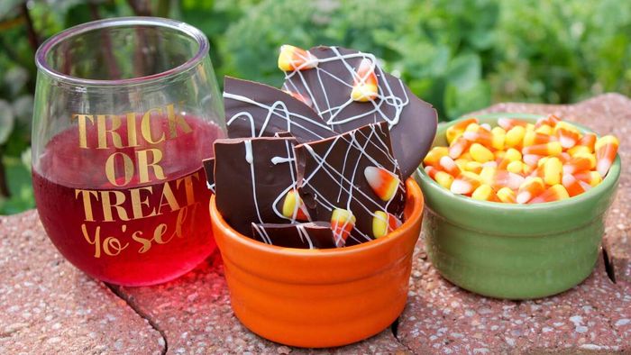 Here’s the Ultimate Guide to Pairing Halloween Candy with Alcohol