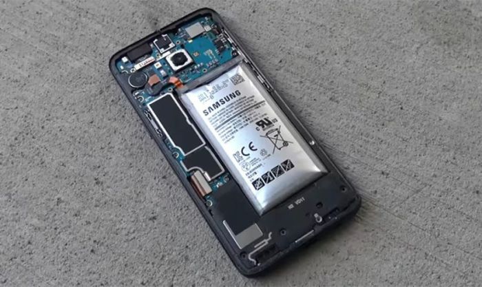 Khi nào bạn cần thay pin Android khi gặp tình trạng tụt pin nhanh?