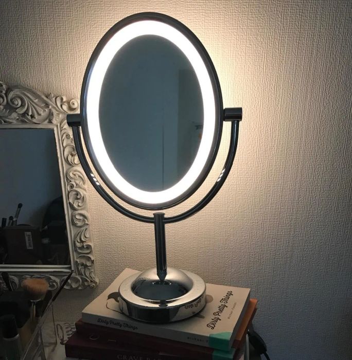 The illuminated mirror in use.