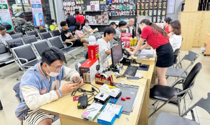 Địa chỉ sửa chữa iPhone 12 Pro Max bị đơ màn hình uy tín