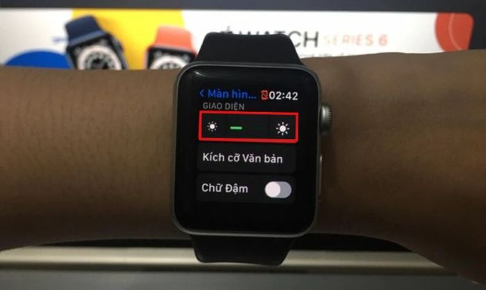 Giảm độ sáng màn hình - Giải pháp giúp Apple Watch tiết kiệm pin hiệu quả.