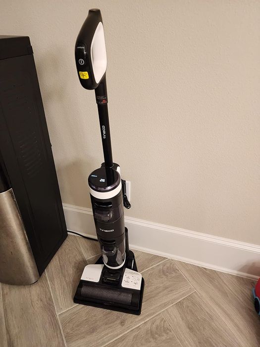 The vacuum/mop in action.