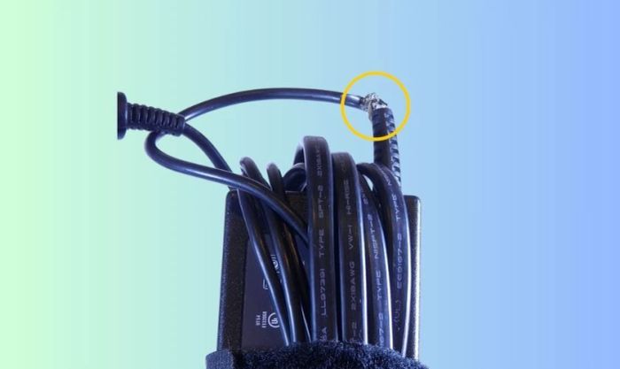 Kiểm tra dây sạc có bị đứt không