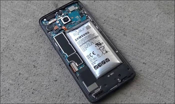 Dấu hiệu nào cho thấy điện thoại của bạn bị chai pin?