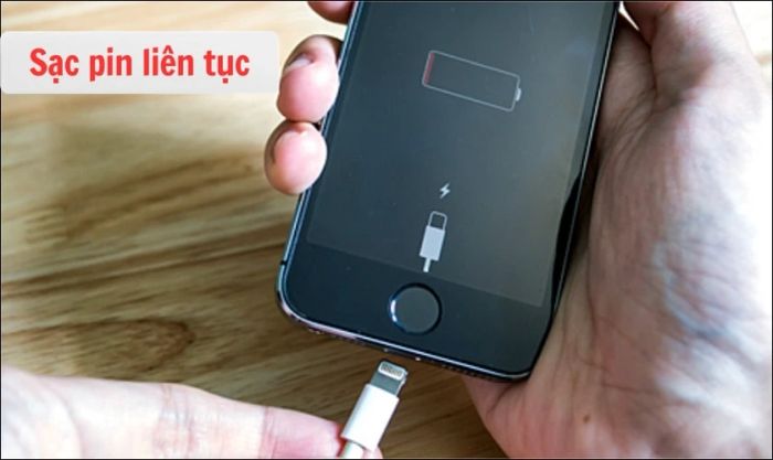 Tại sao điện thoại lại bị nóng và nhanh hết pin?