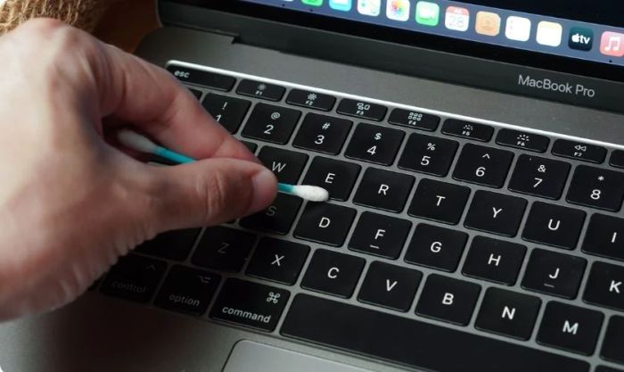 Một số lưu ý quan trọng khi gặp lỗi bàn phím MacBook nhảy chữ