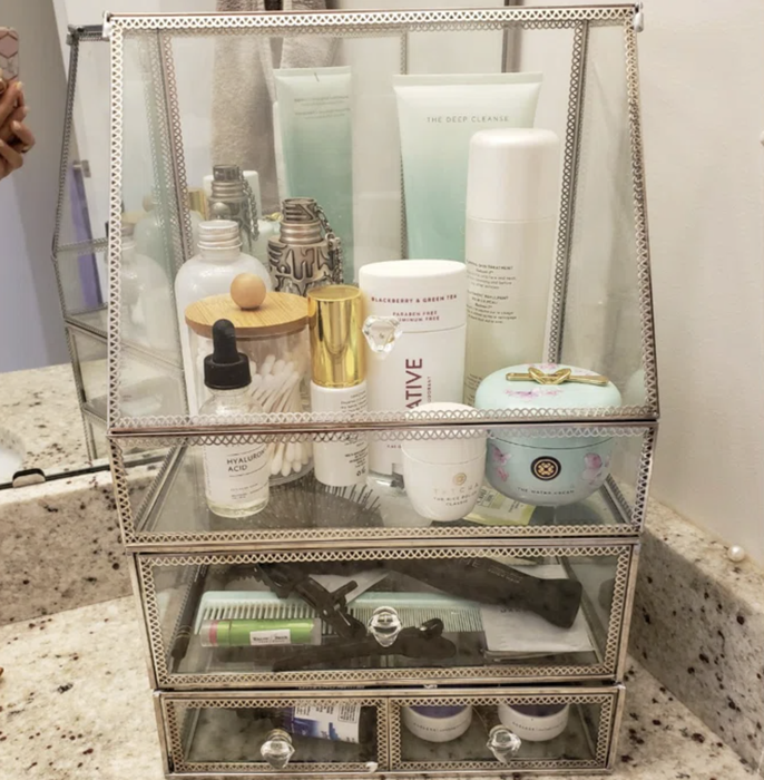 The silver jewelry box