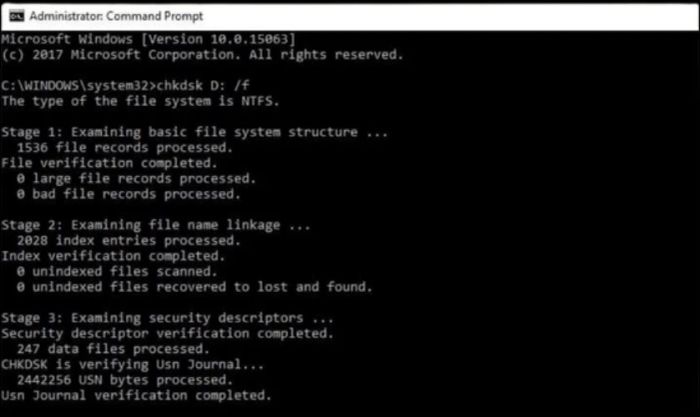 Lúc này, trong cửa sổ hiện ra, bạn nhập câu lệnh chkdsk