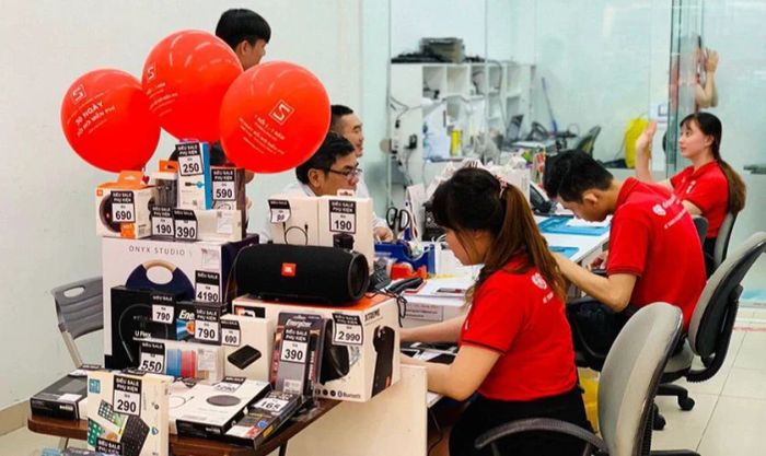 Sửa chữa đèn bàn phím MacBook không sáng, nên tìm đến đâu uy tín?