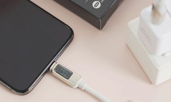 Thay cáp sạc mới