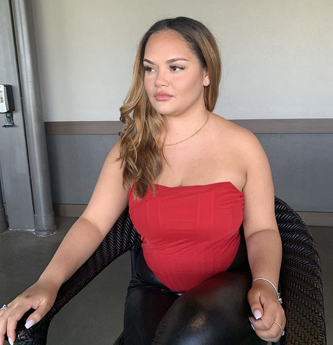 Reviewer rocking the red top